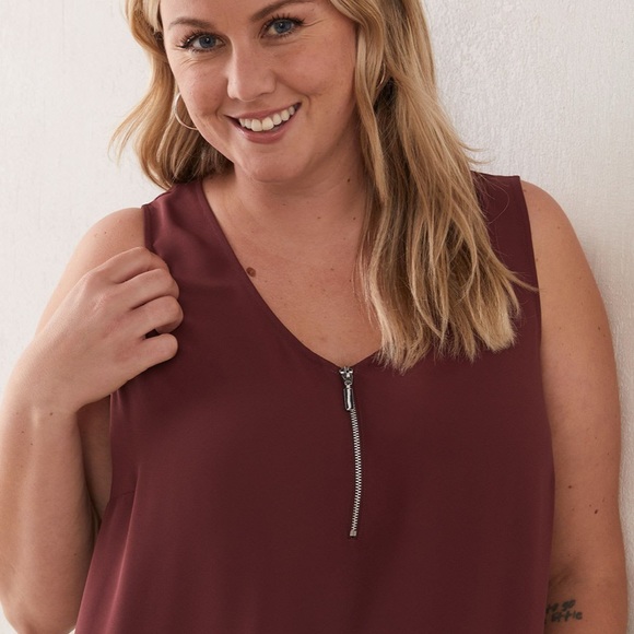 Sleeveless Blouse With Zipper Front NWTs - Picture 2 of 3